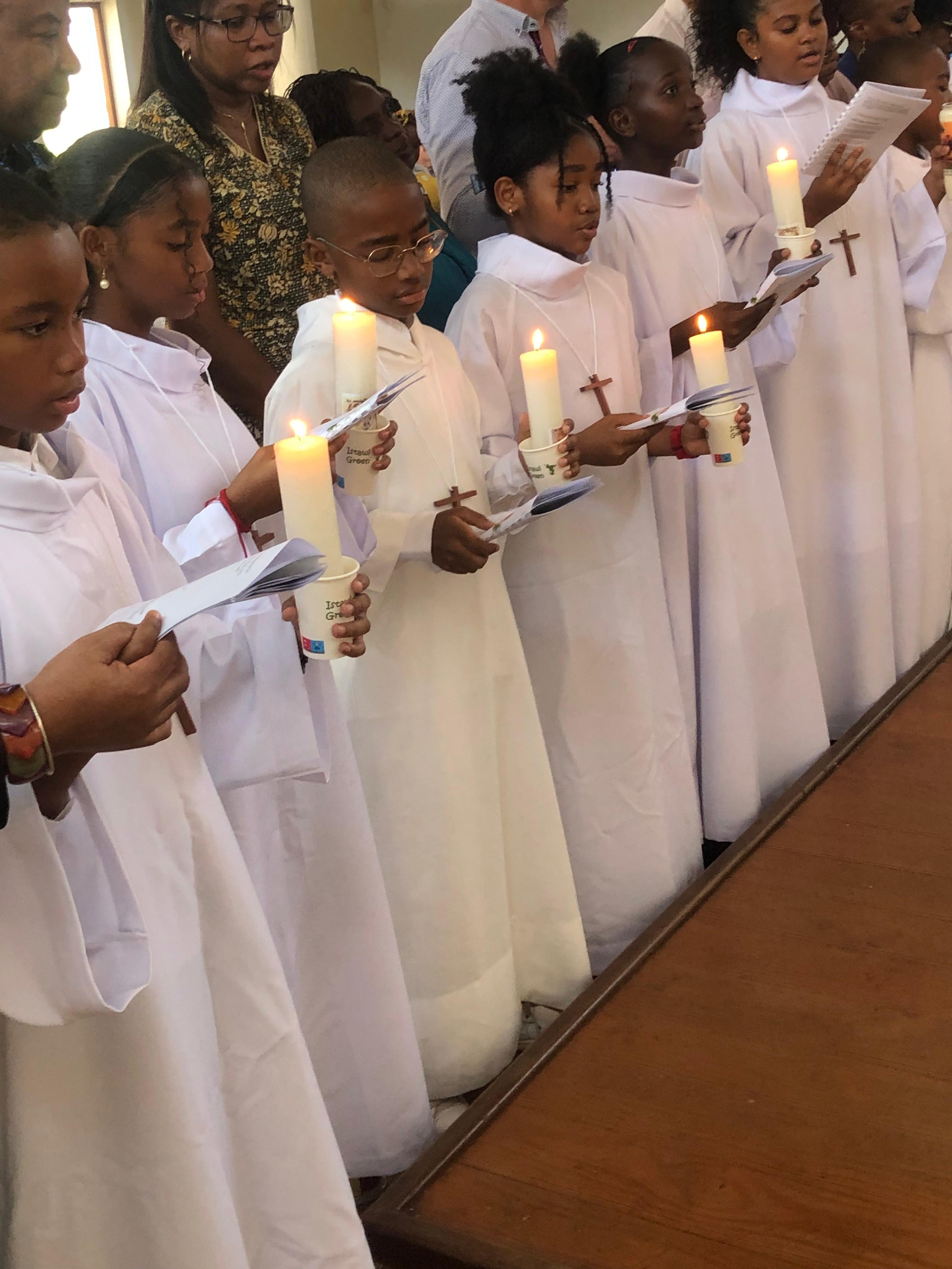 Activités des jeunes catholiques pour servir la communauté